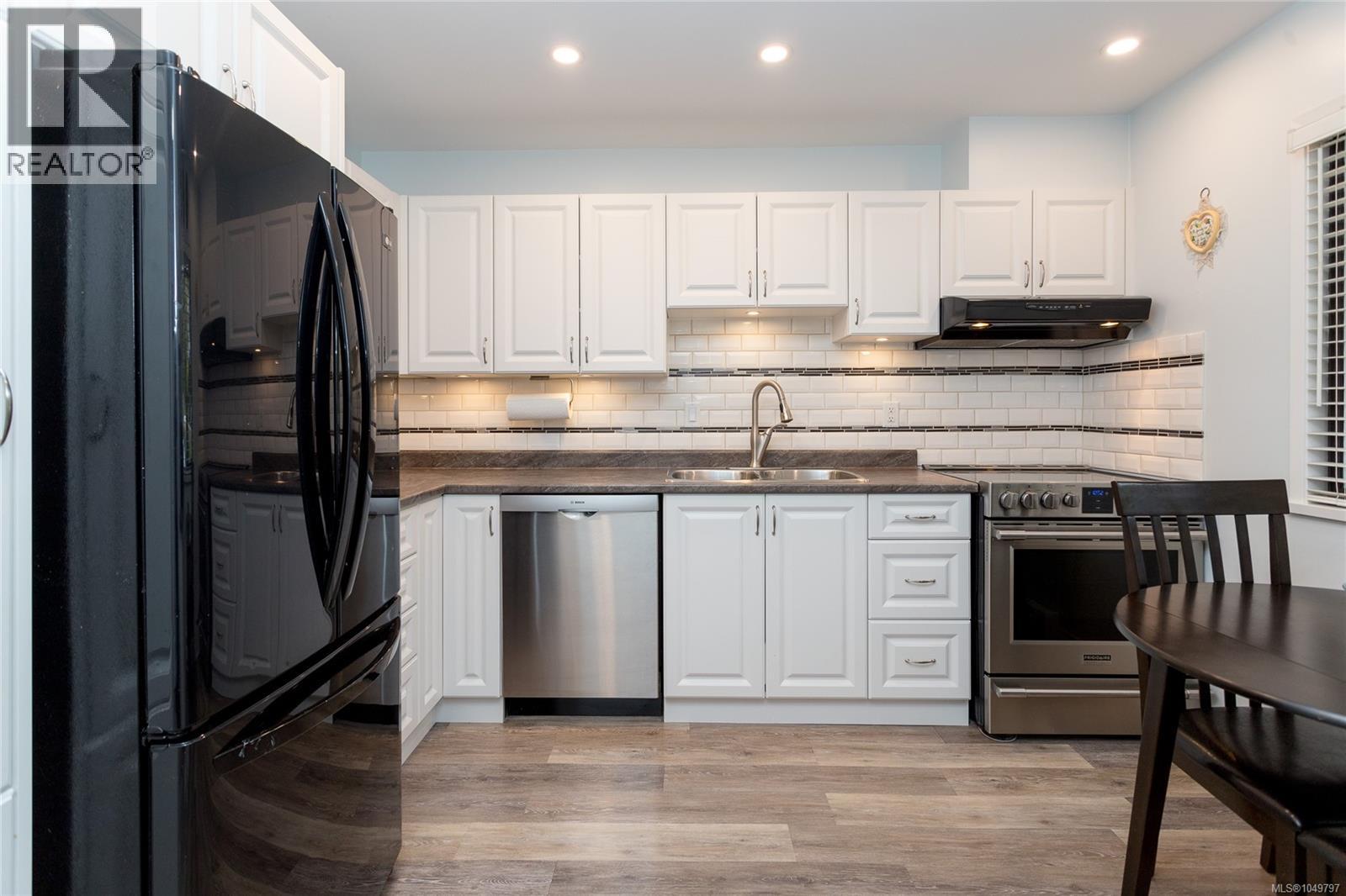 904 640 Broadway St, Saanich
