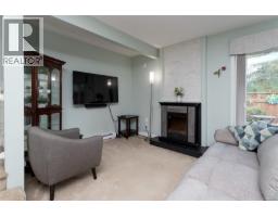 Living room - 904 640 Broadway St, Saanich, BC V8Z2G4 Photo 11