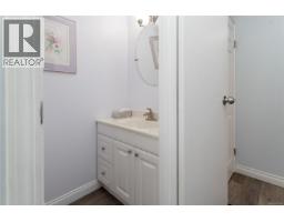 904 640 Broadway St, Saanich, BC V8Z2G4 Photo 19