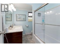 904 640 Broadway St, Saanich, BC V8Z2G4 Photo 24