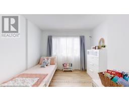 1 Pumpkin Corner Crescent, Barrie, ON L9J0T5 Photo 9