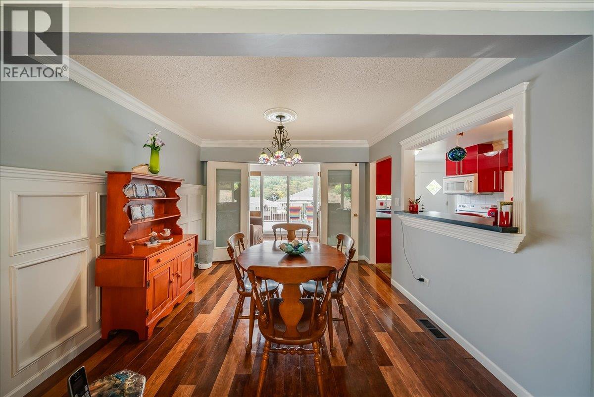 678 Schofield Highway, Warfield