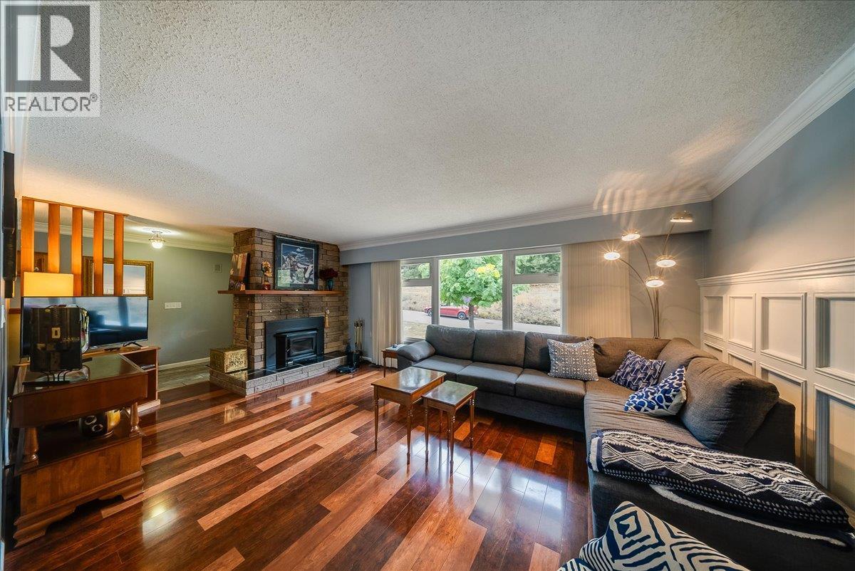 678 Schofield Highway, Warfield