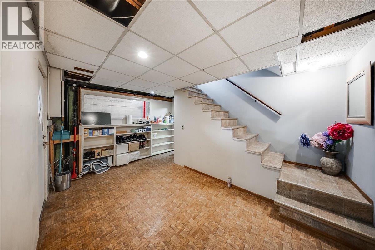 678 Schofield Highway, Warfield