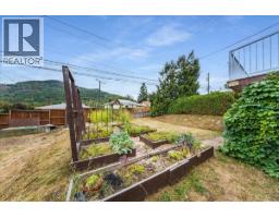 678 Schofield Highway, Warfield, BC V1R2G8 Photo 37