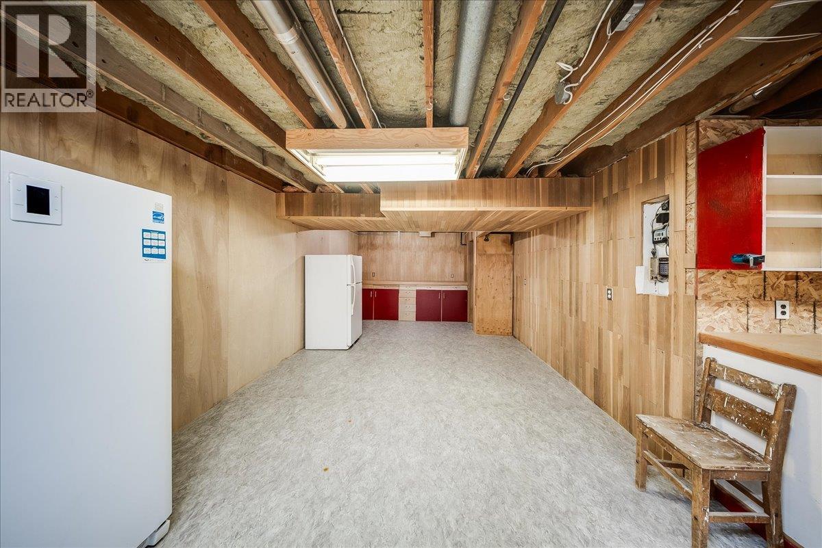 678 Schofield Highway, Warfield