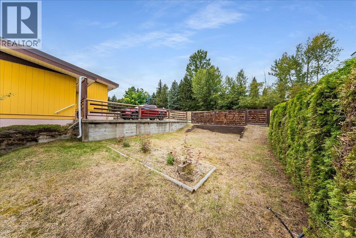 678 Schofield Highway, Warfield