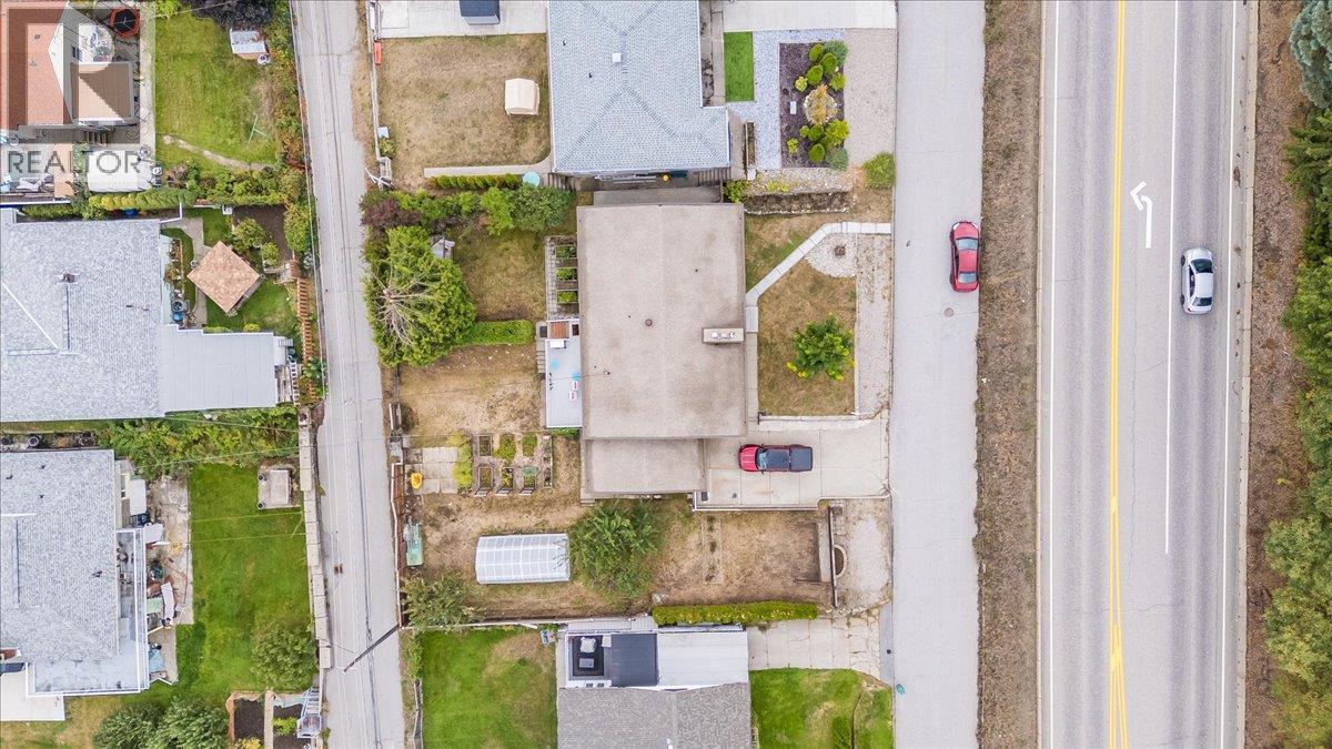 678 Schofield Highway, Warfield