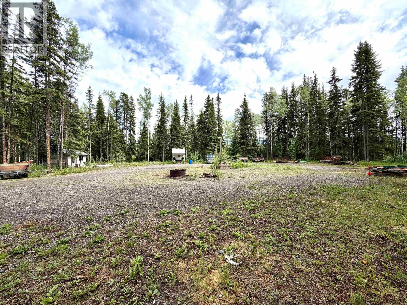 4004 WILLIAMS CRESCENT - 35
