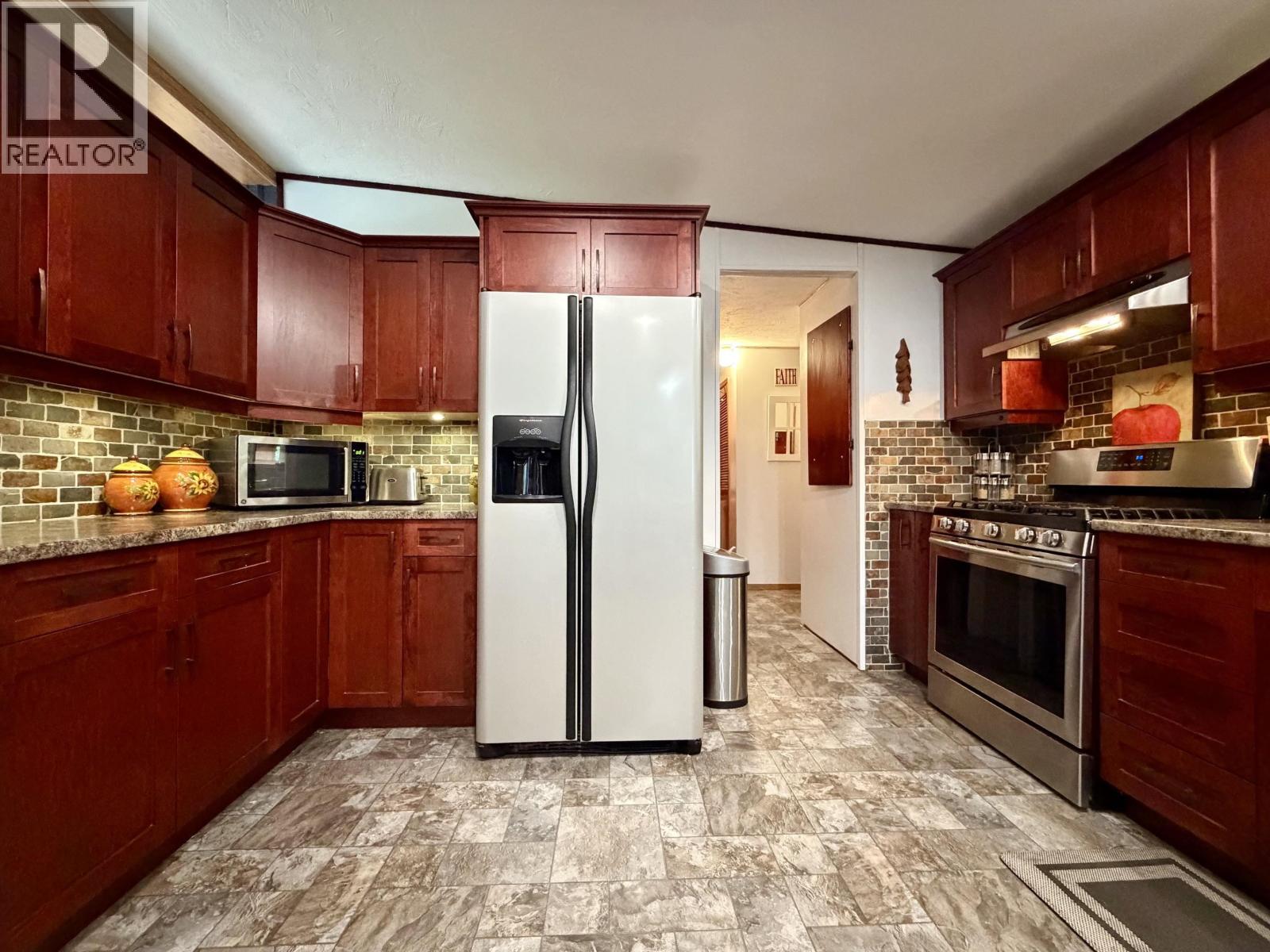 4004 WILLIAMS CRESCENT - 9