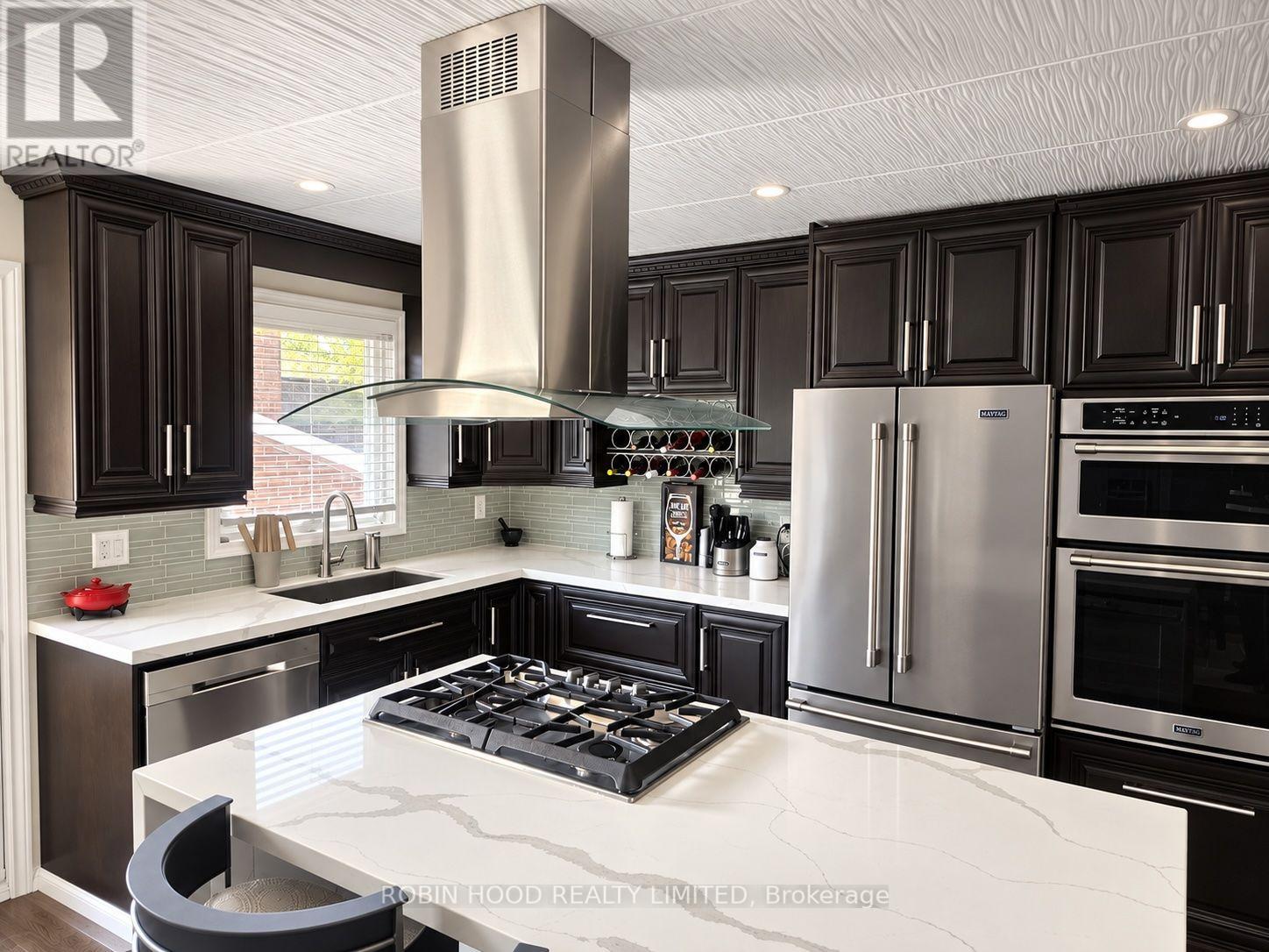 270 VODDEN STREET - 13