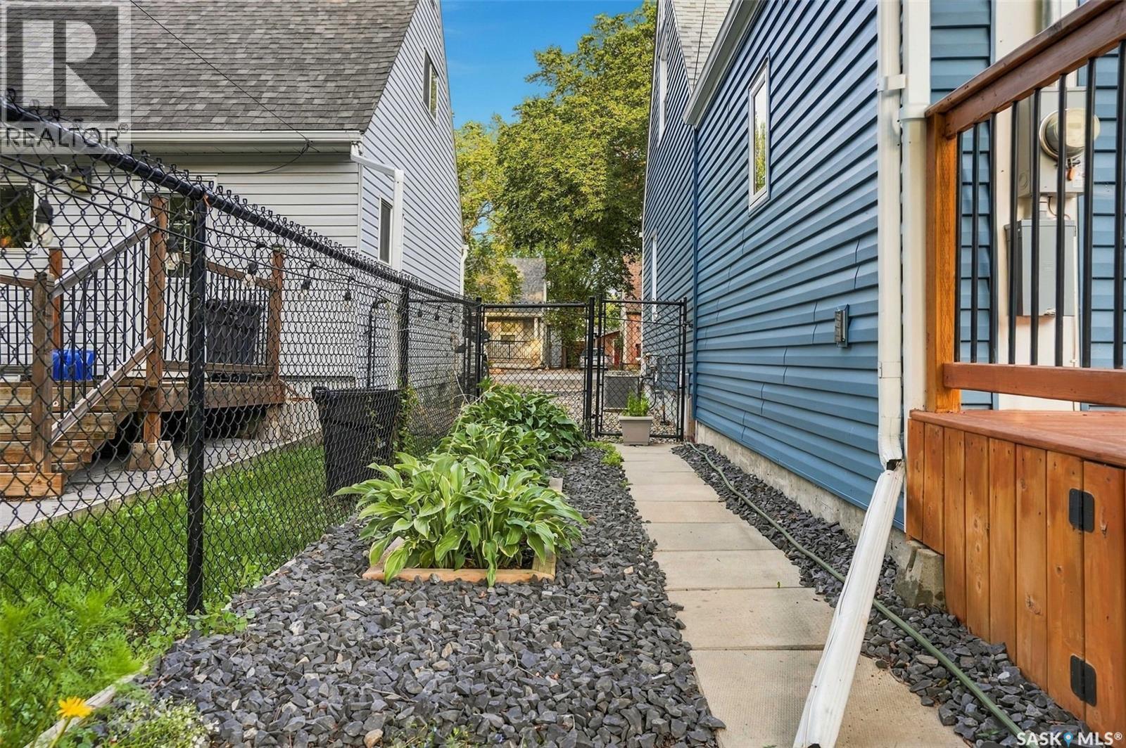 2602 Lindsay STREET - 39