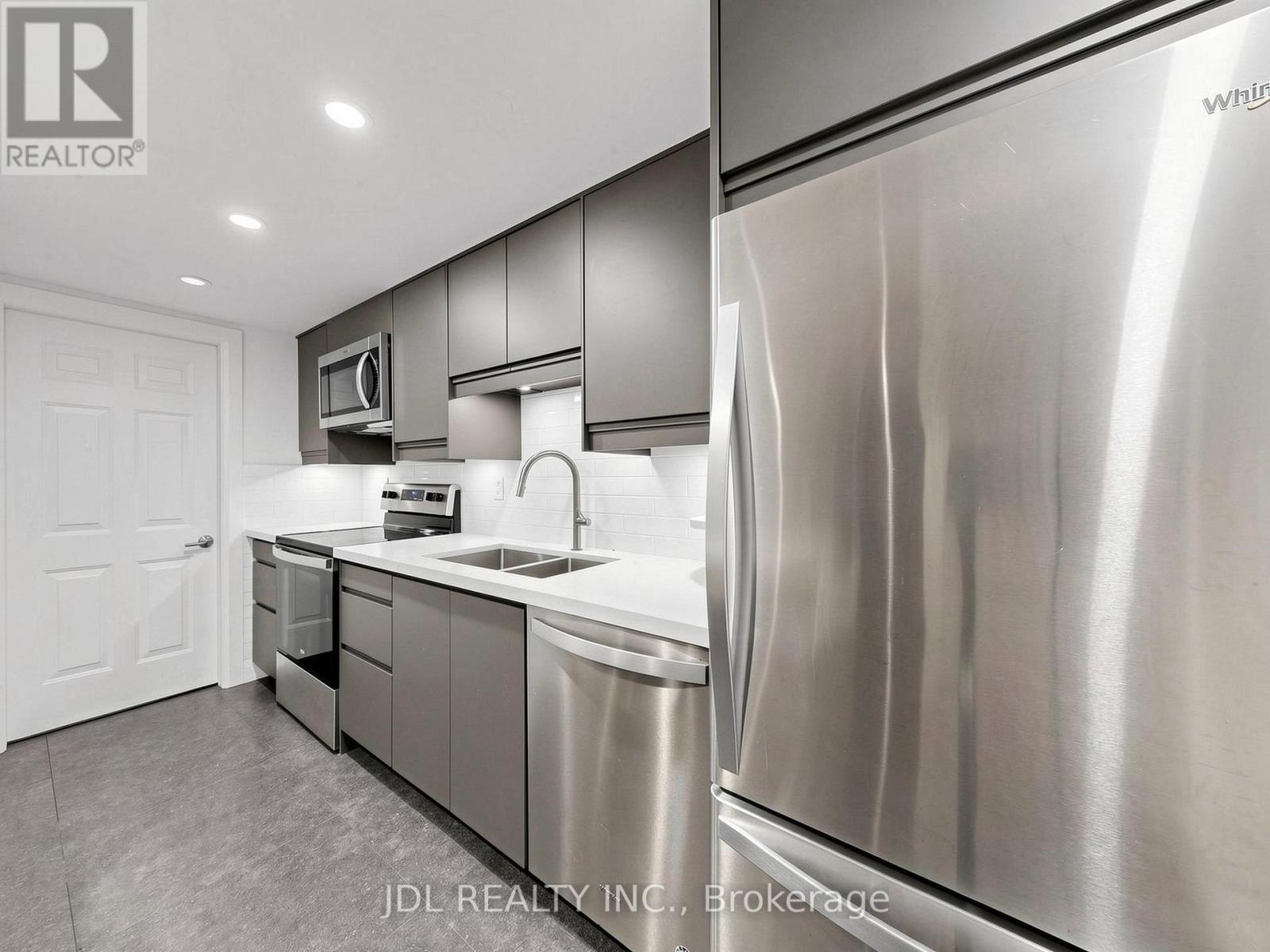 32 ASHMOUNT CRESCENT - Image 43