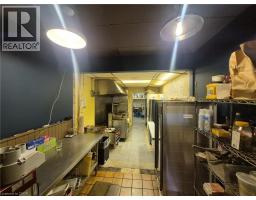 450 Woodlawn W, Guelph, ON N1E1A6 Photo 6