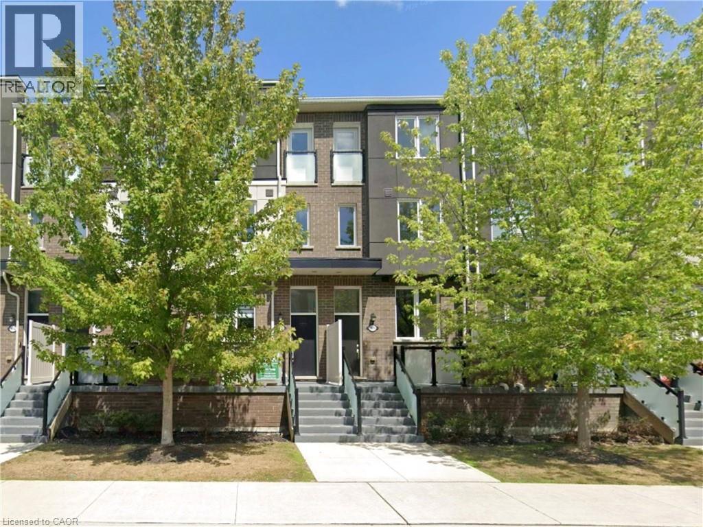 3 Bed, 3 Bath Townhouse for Rent in Scarborough – 15 HERON PARK Place Unit# 14, Scarborough
