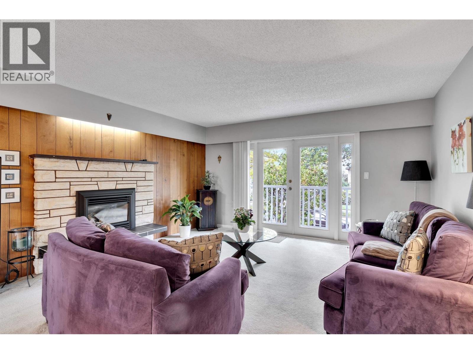 2412 E 40TH AVENUE, Vancouver