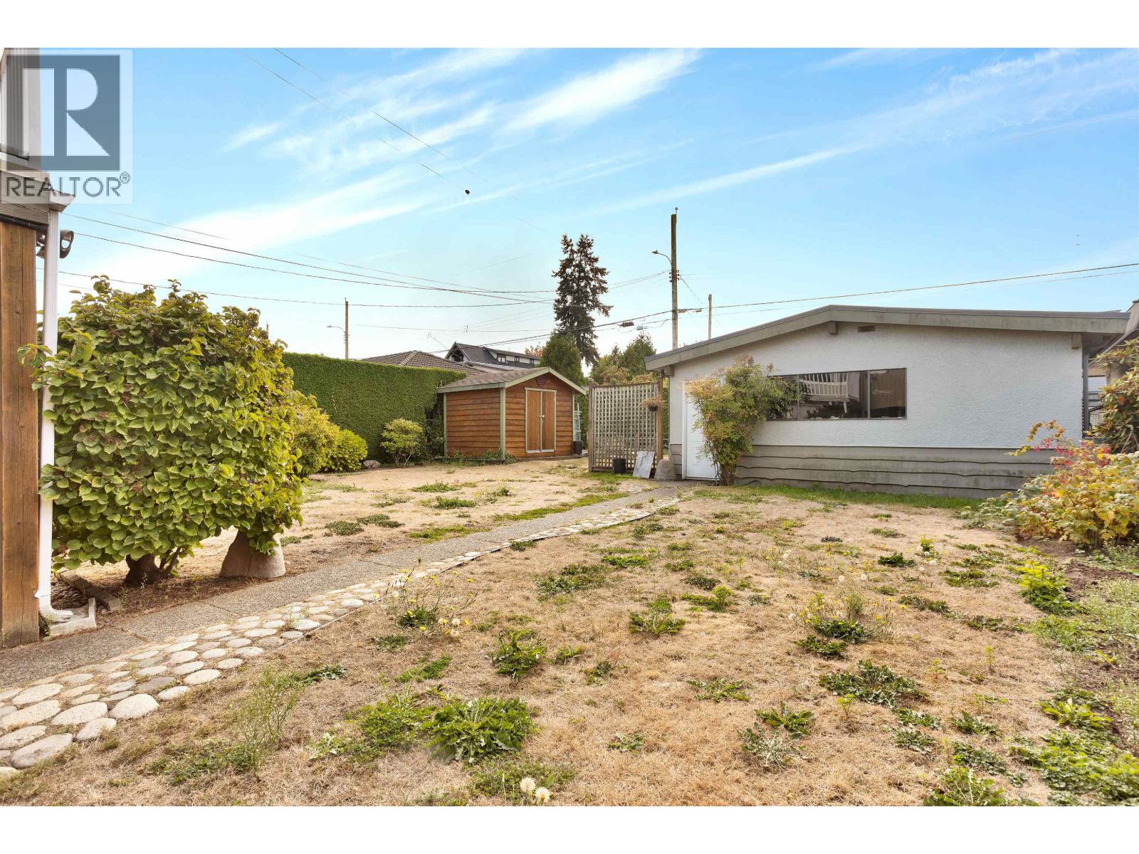 2412 E 40TH AVENUE, Vancouver