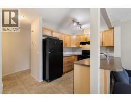 4pc Bathroom - 17 Panatella Villas Nw, Calgary, AB T3K0G7 Photo 10