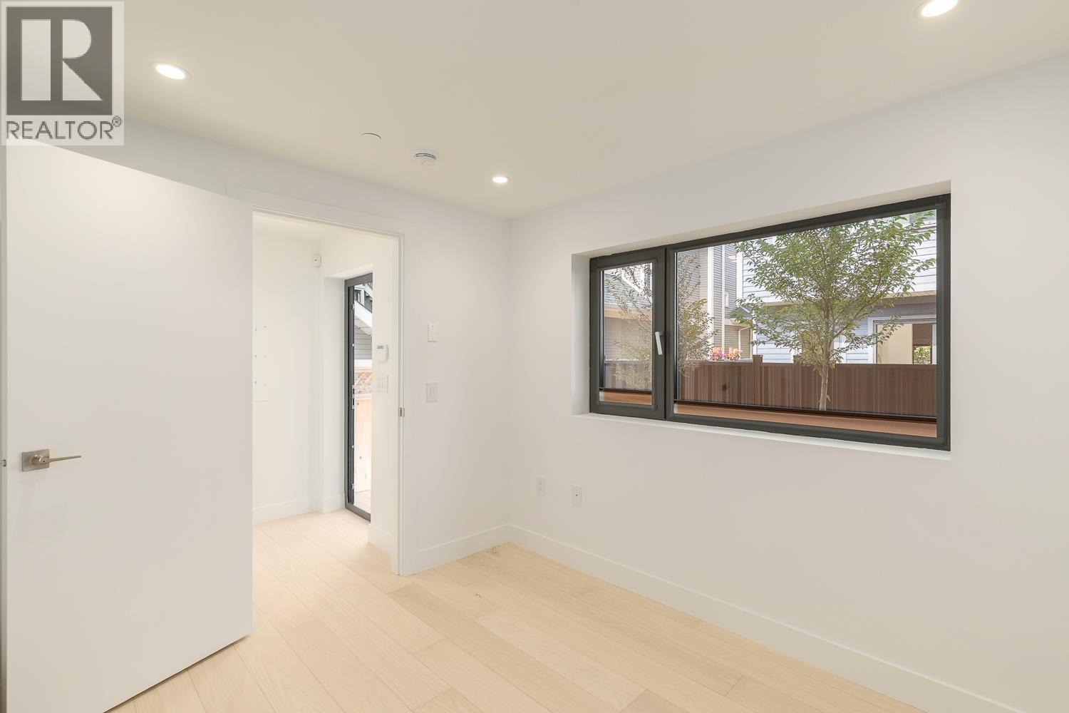 22 W 14TH AVENUE, Vancouver