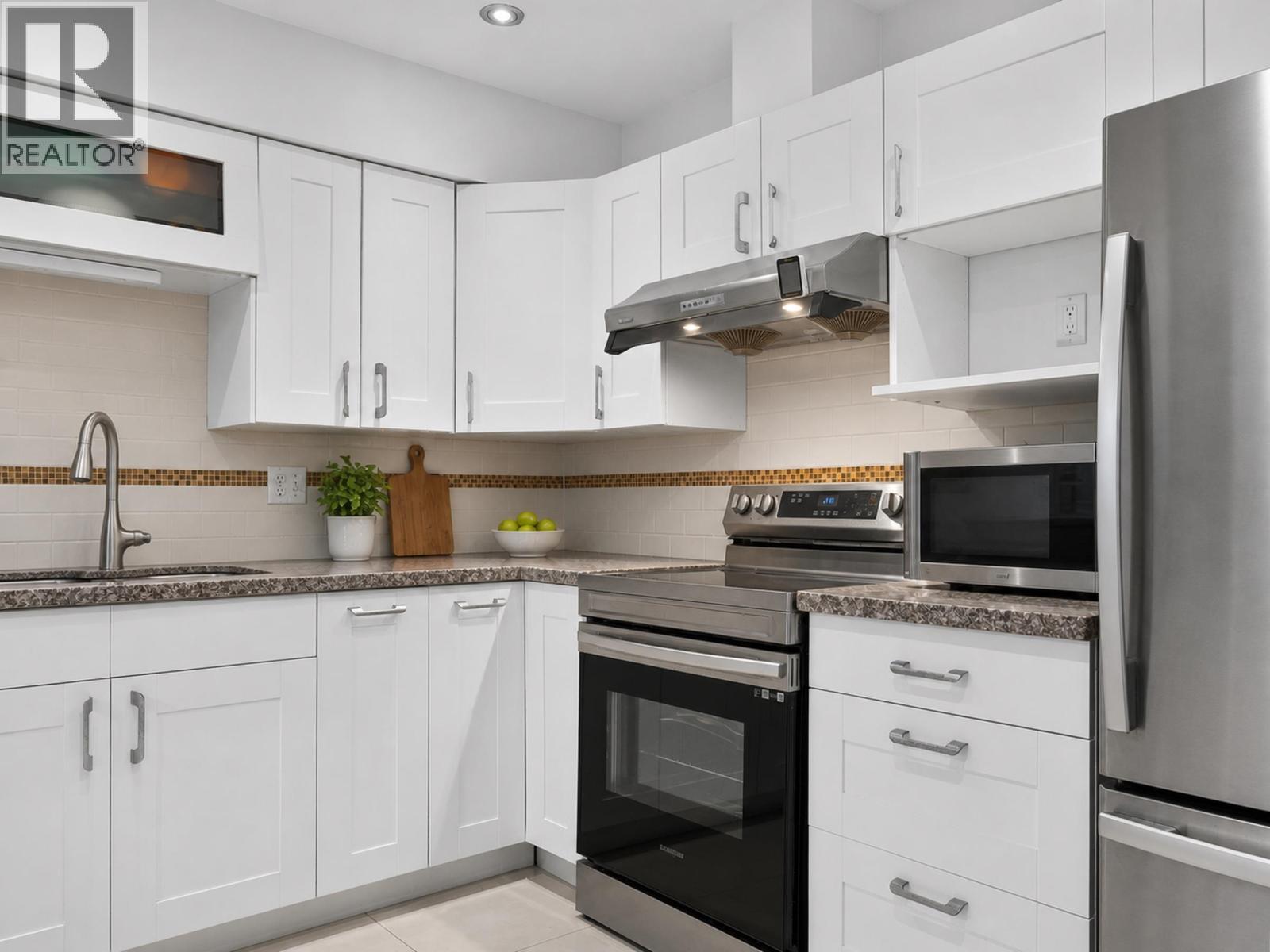 8 8031 GENERAL CURRIE ROAD, Richmond