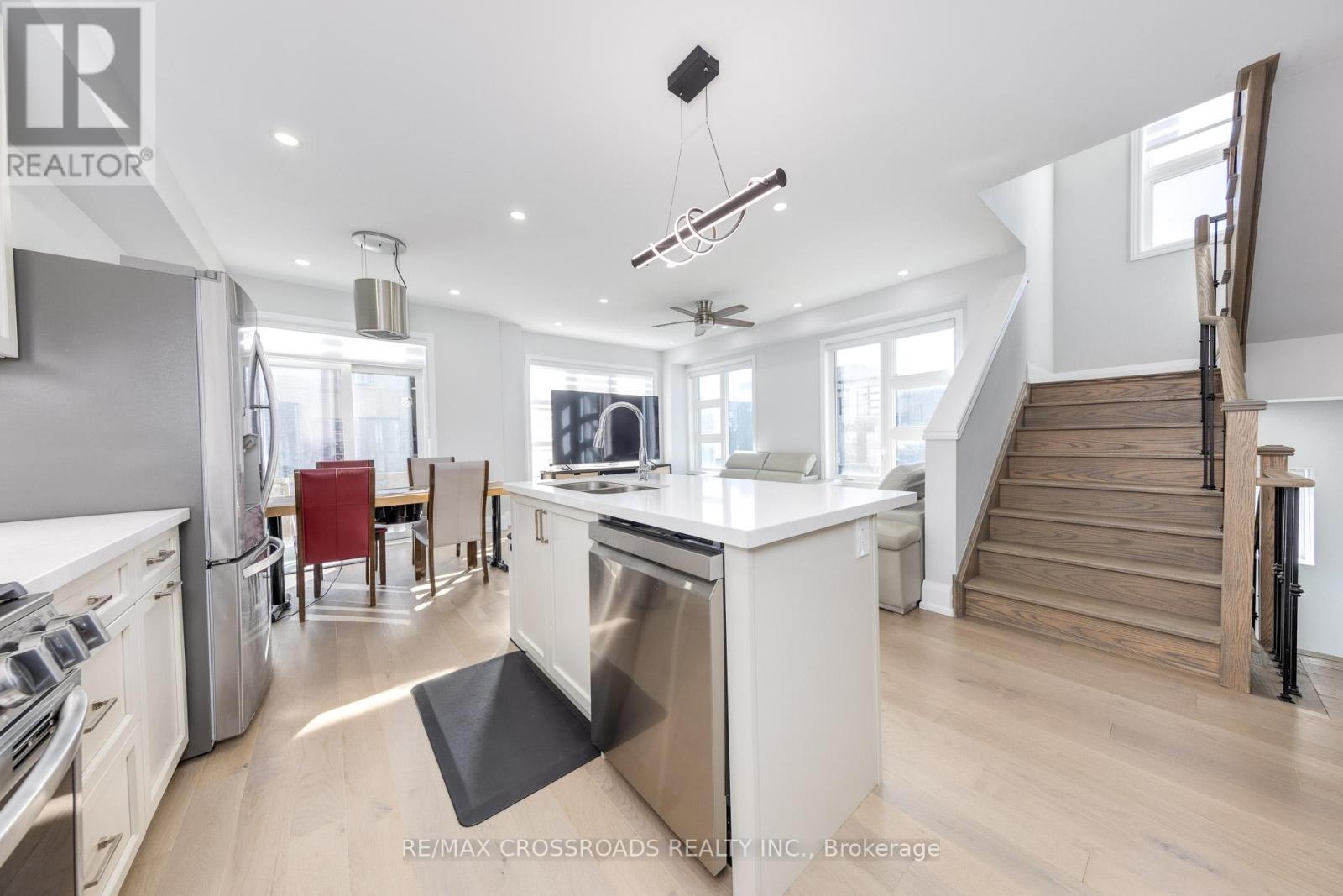 15 PERCY RYE AVENUE, Markham (Angus Glen) — photo 7