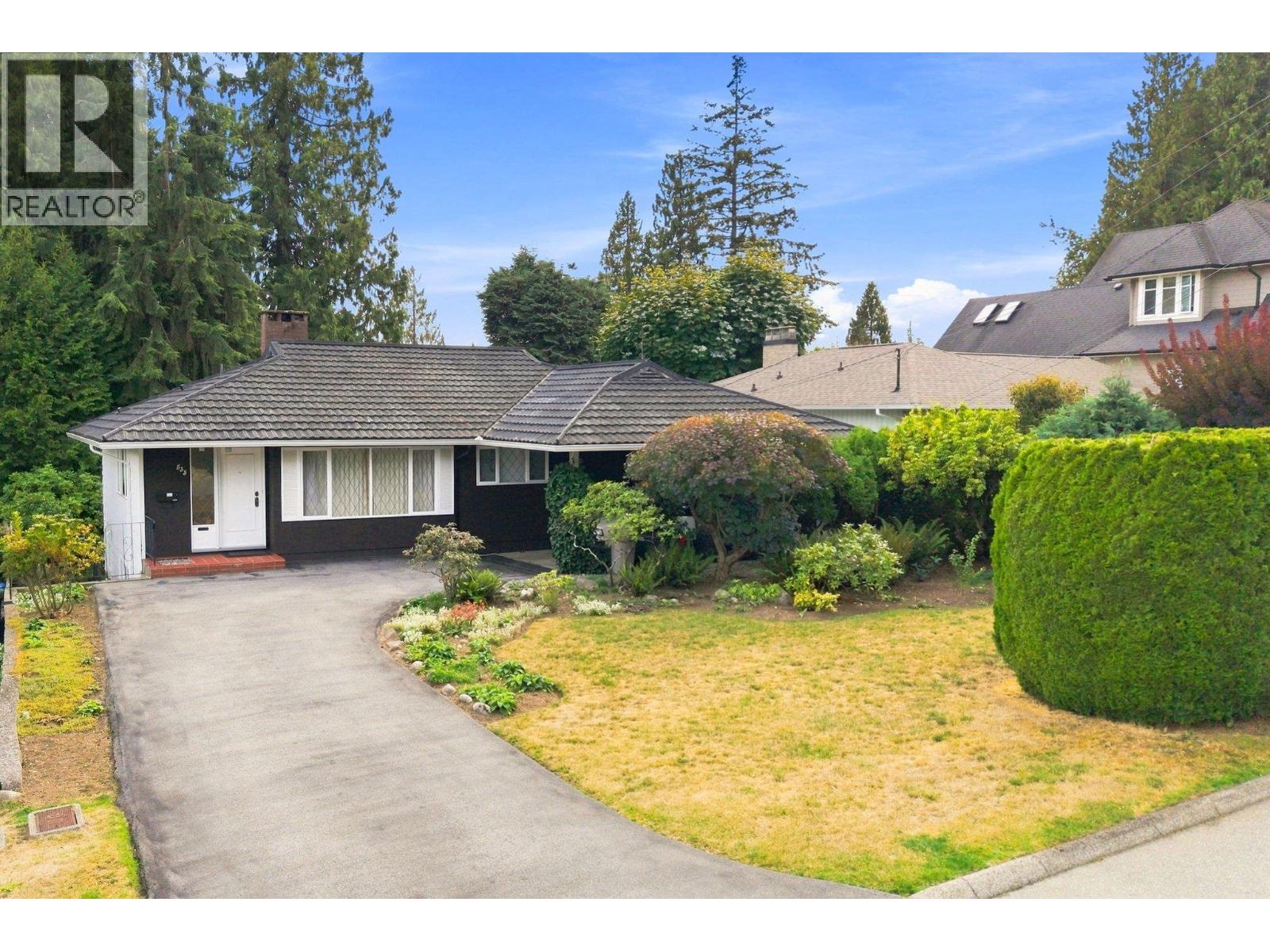 535 AILSA AVENUE, Port Moody
