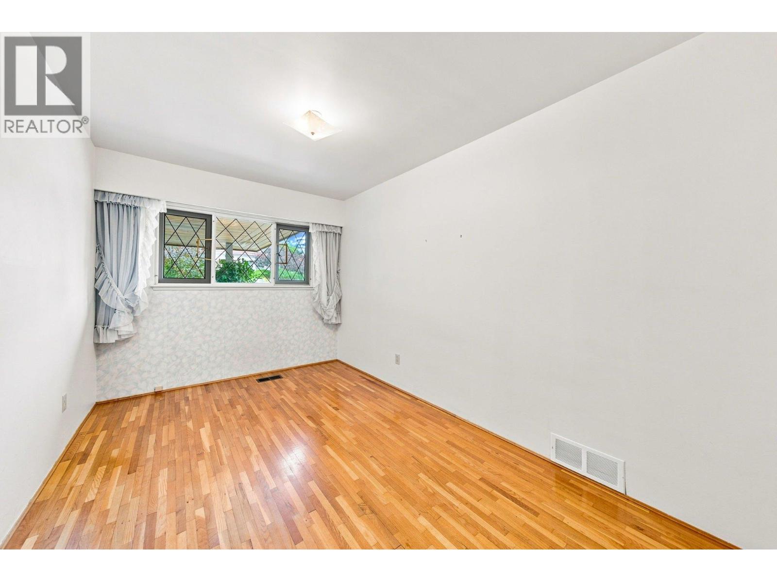 535 AILSA AVENUE, Port Moody
