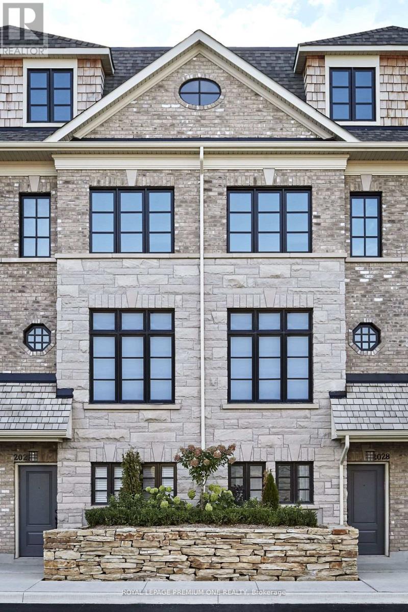 55 - 30 DUNPAR CRESCENT, Mississauga (Streetsville)