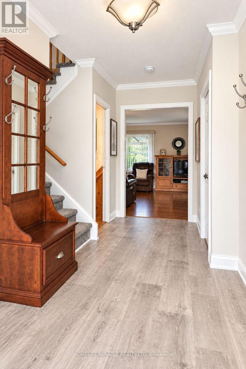 22 MURDOCK DRIVE, Brampton (Northwood Park) — photo 3