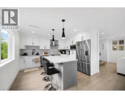 1010 Augusta Avenue, Burnaby, BC V5A2V4 Photo 7