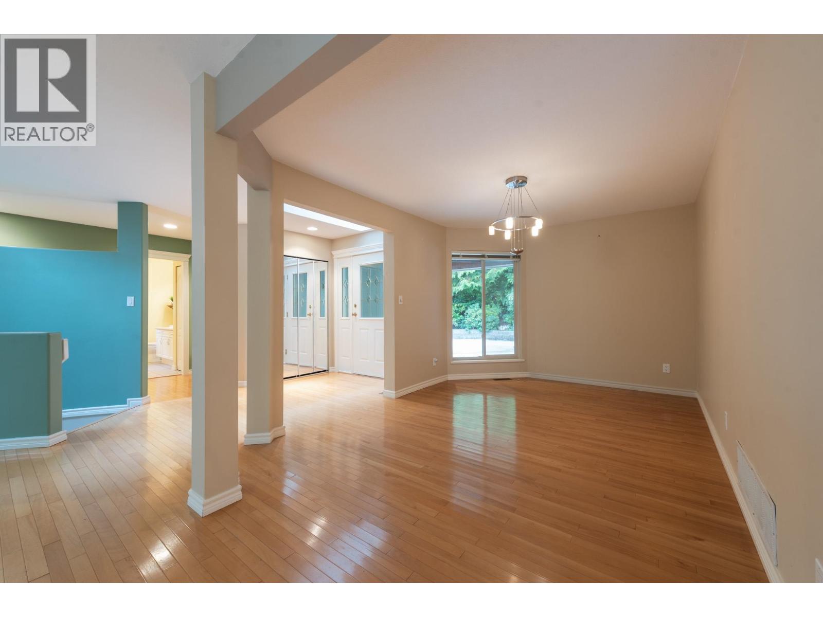 1305 GOWER POINT ROAD, Gibsons