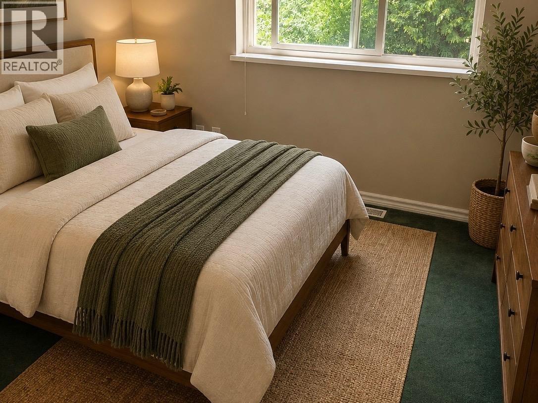 1305 GOWER POINT ROAD, Gibsons