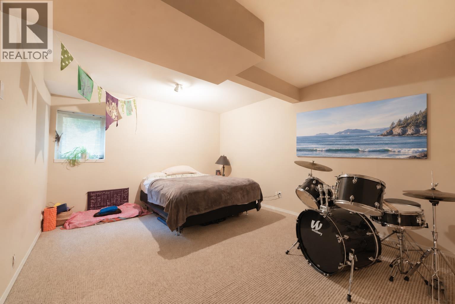 1305 GOWER POINT ROAD, Gibsons
