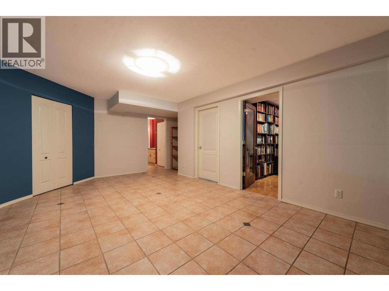1305 GOWER POINT ROAD, Gibsons
