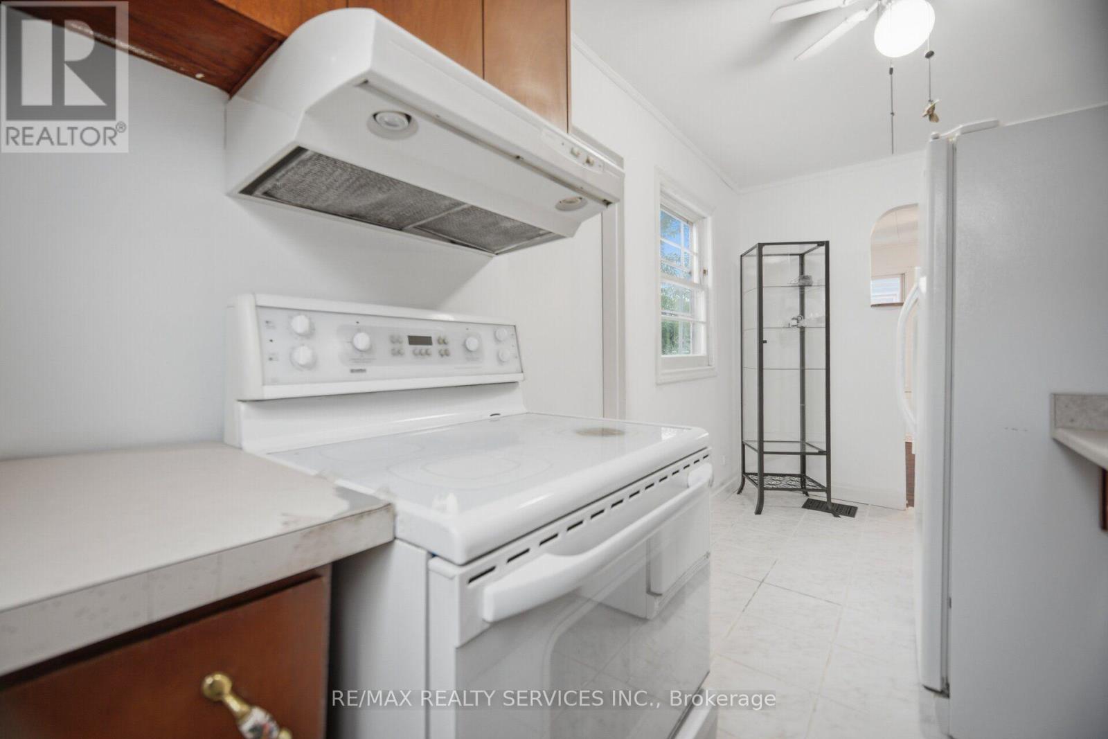 3051 CHURCHILL AVENUE - Image 18