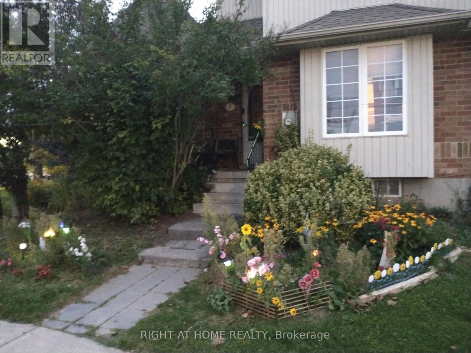 1 MONTGOMERY BOULEVARD, Orangeville — photo 3