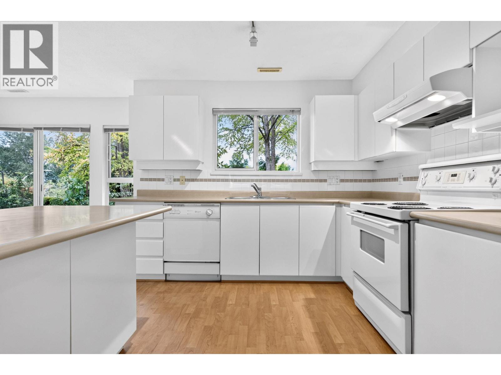 1171 O'FLAHERTY GATE, Port Coquitlam