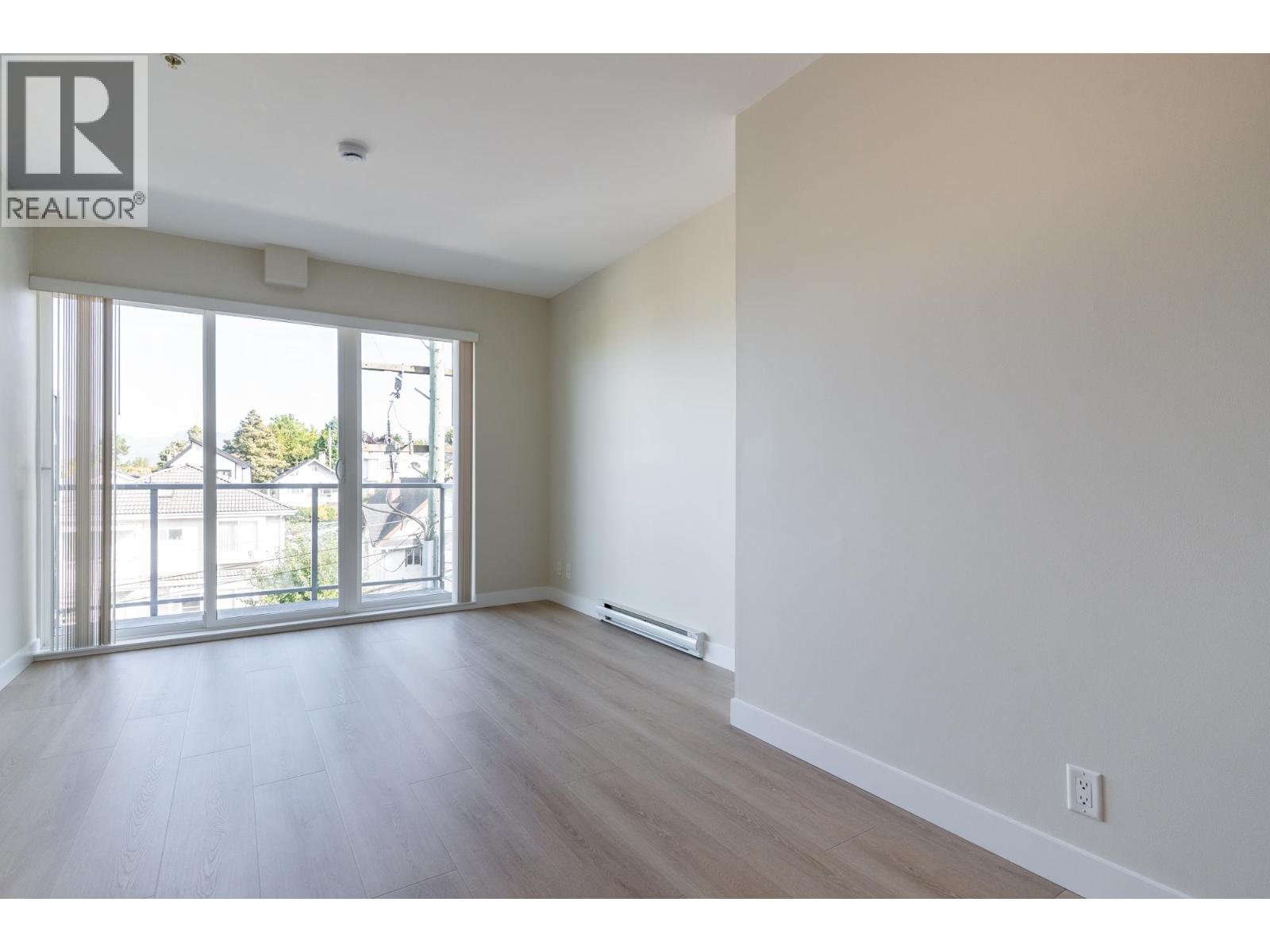 PH9 388 KOOTENAY STREET, Vancouver