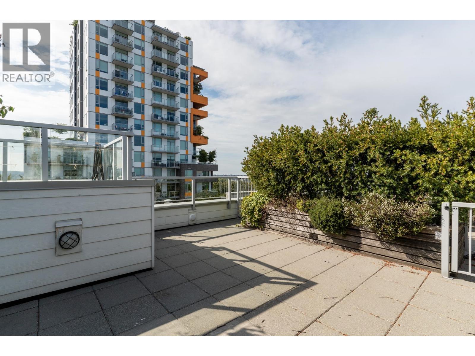 PH9 388 KOOTENAY STREET, Vancouver