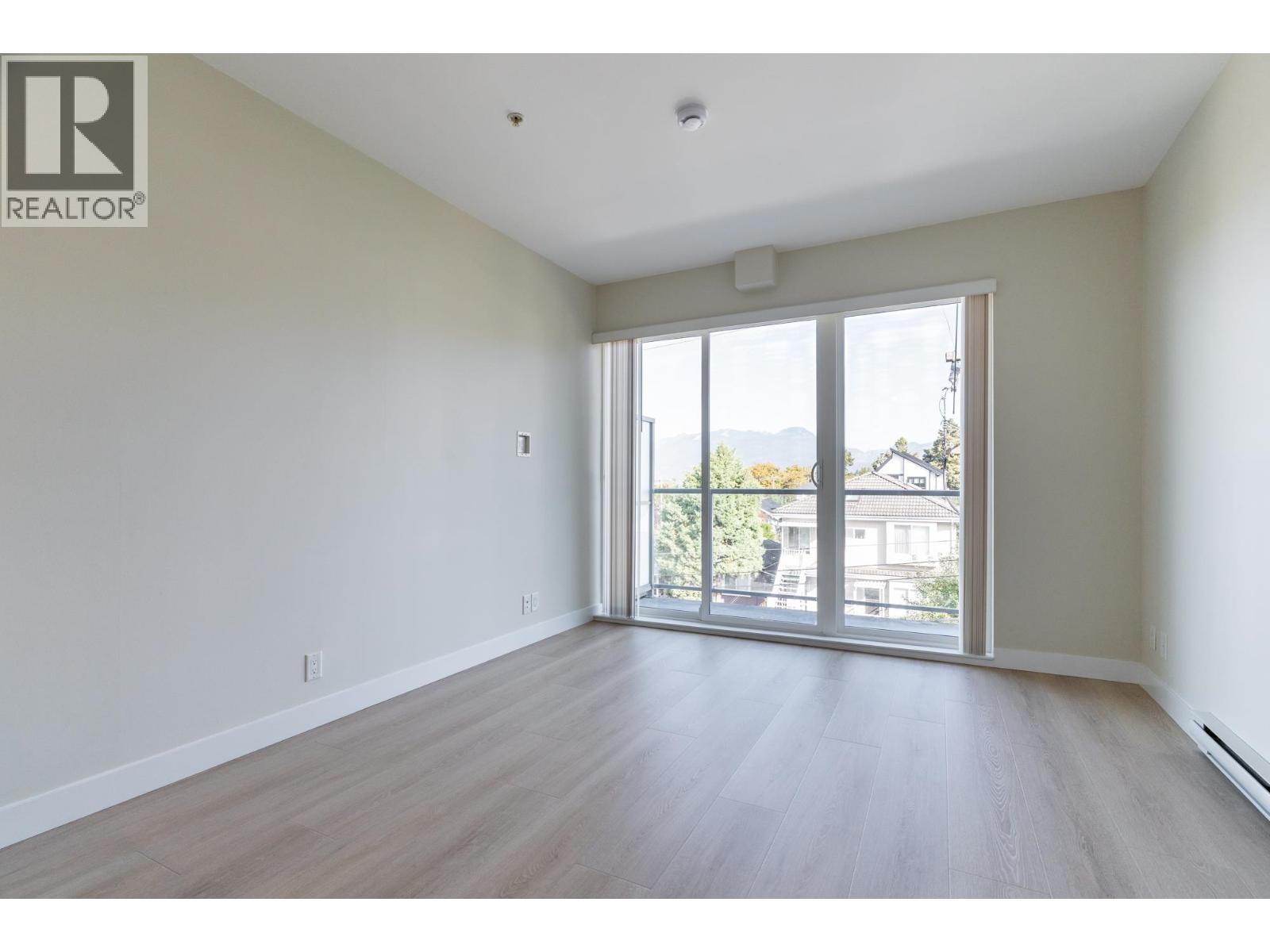 PH9 388 KOOTENAY STREET, Vancouver