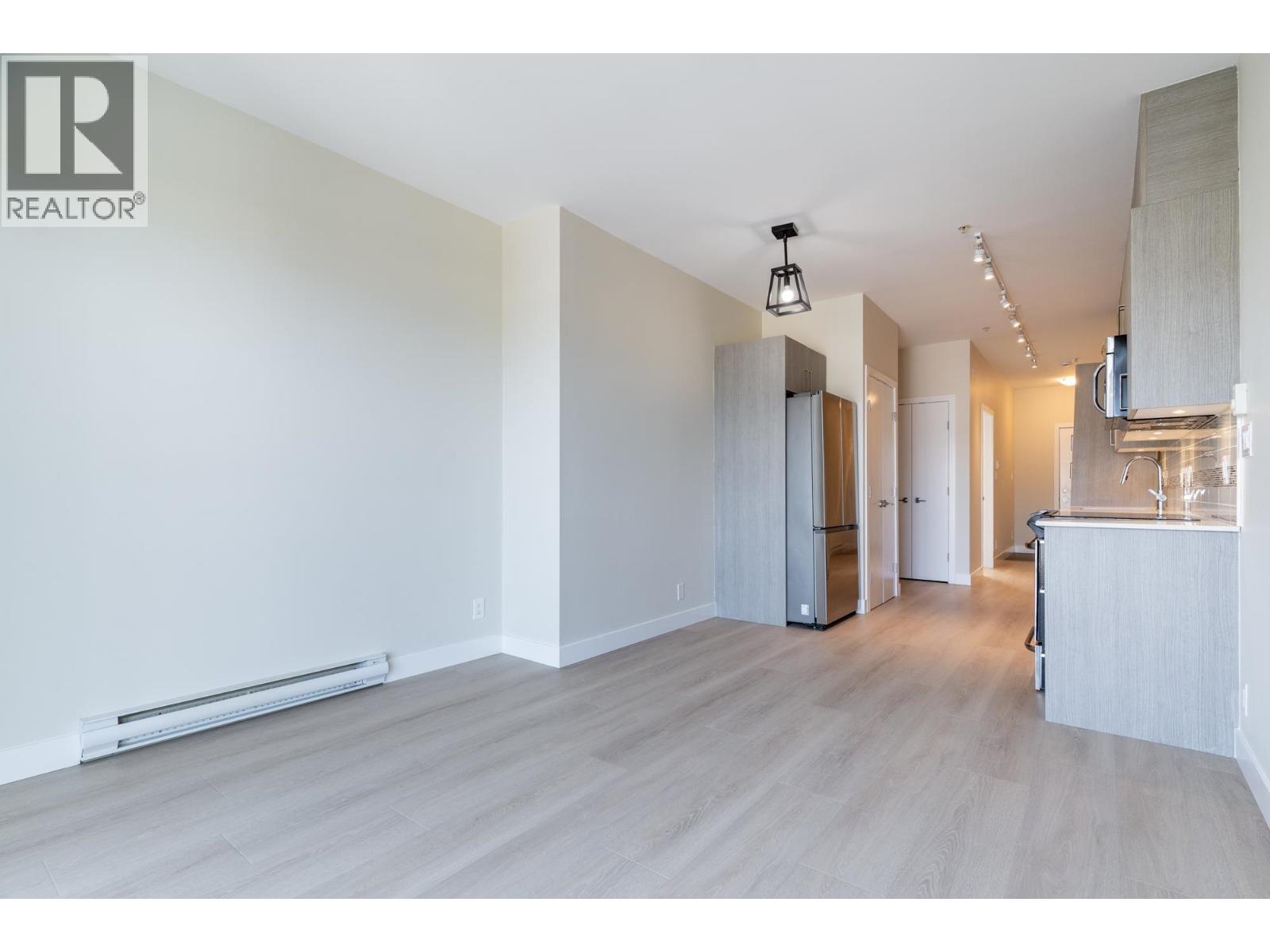PH9 388 KOOTENAY STREET, Vancouver