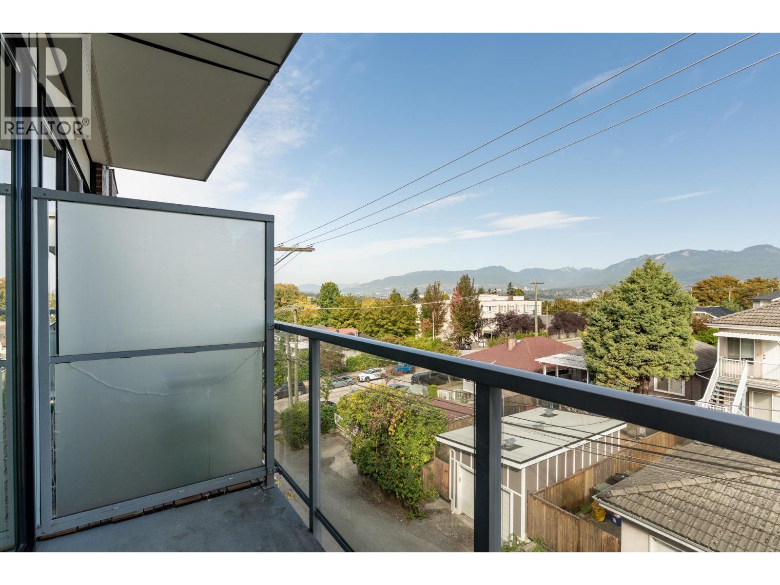 PH9 388 KOOTENAY STREET, Vancouver