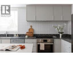Kitchen - 13 1520 Louise Pl, Saanich, BC V8P2T8 Photo 9