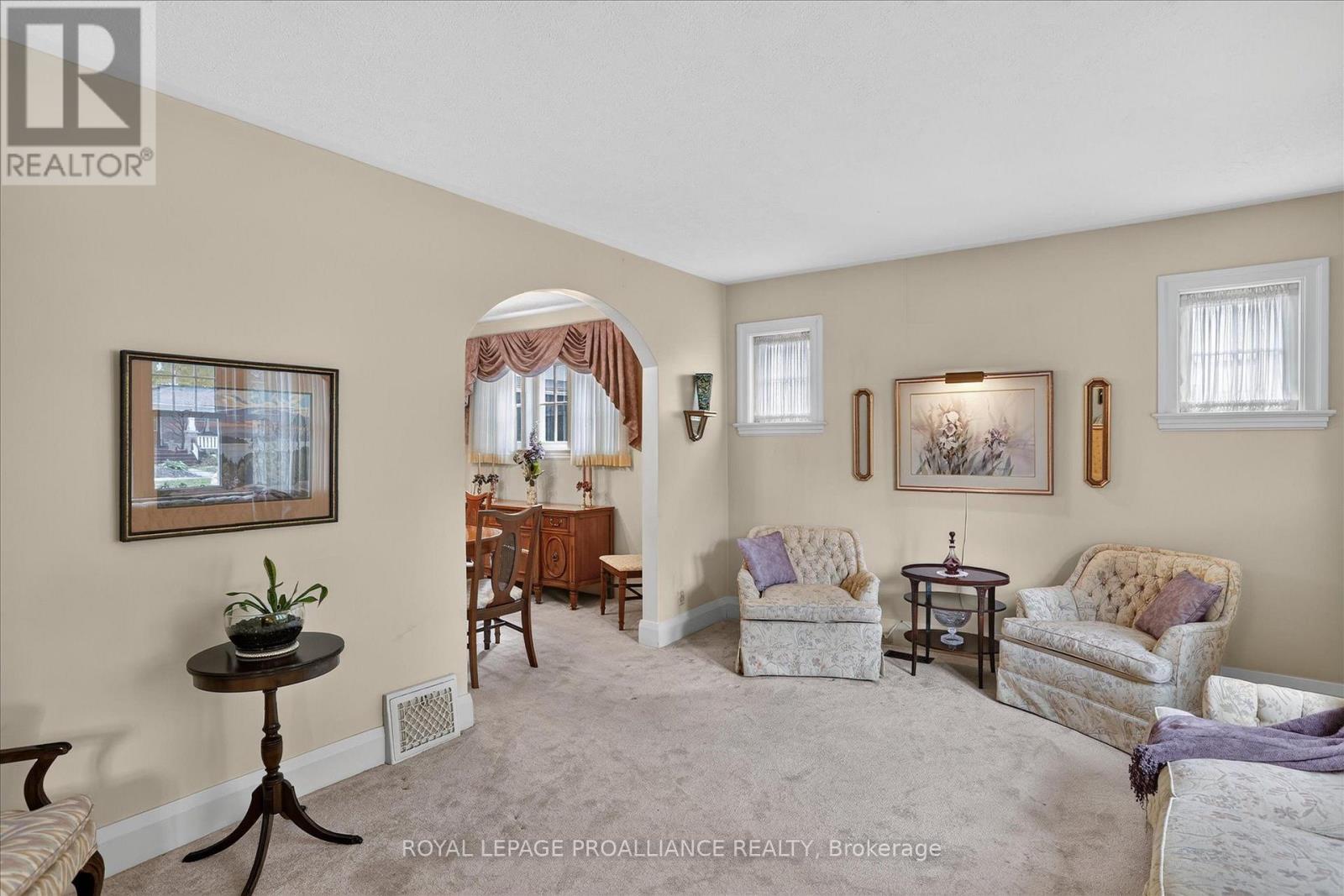 210 ABERDEEN AVENUE - 7
