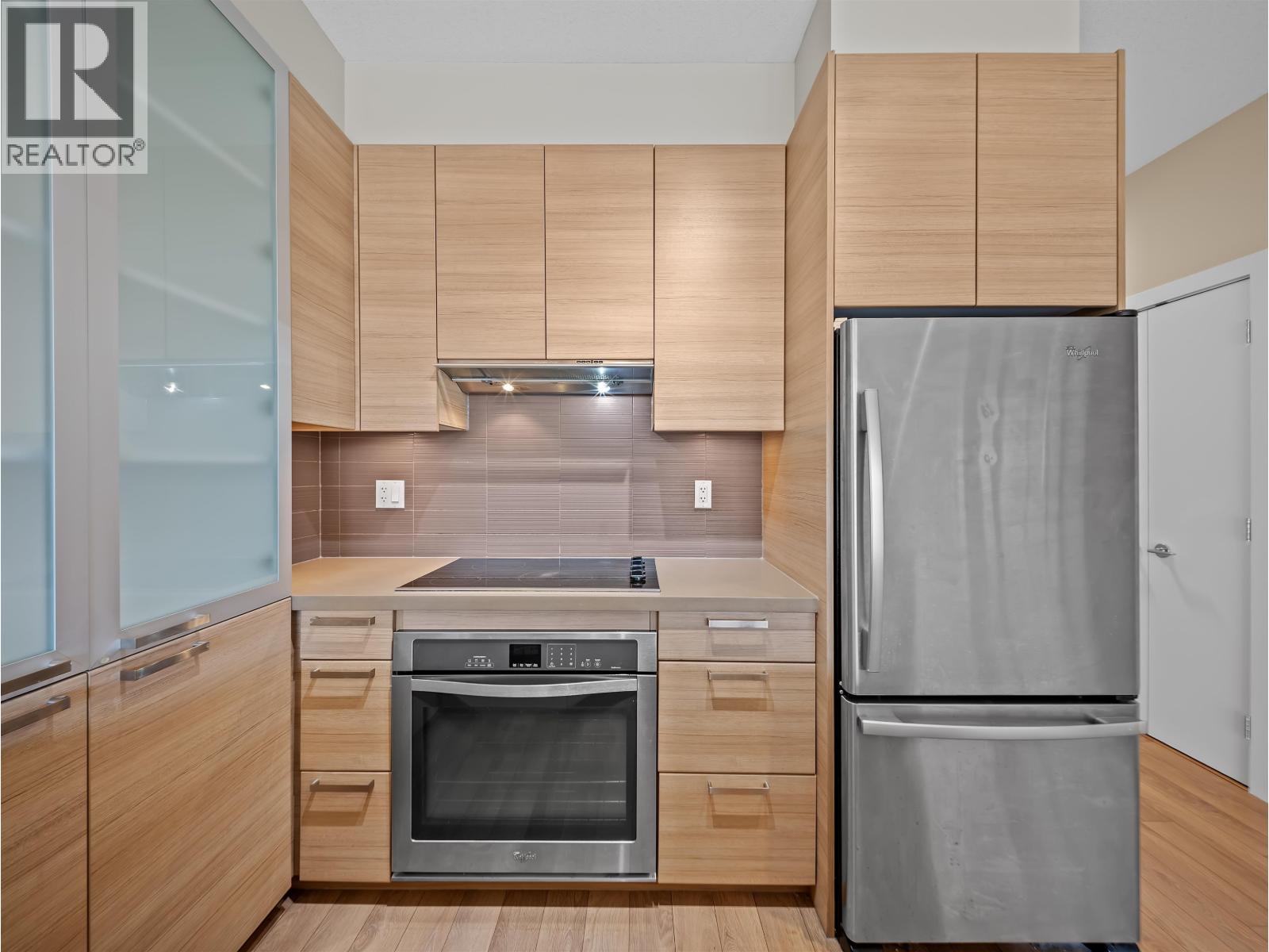 215 3606 ALDERCREST DRIVE, North Vancouver