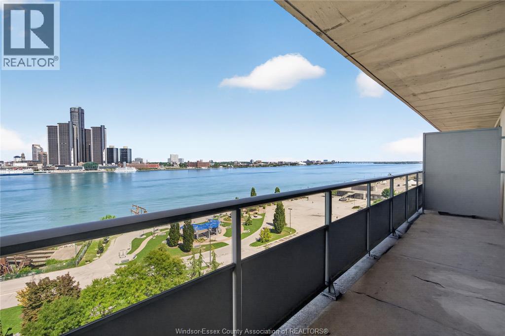 #903 111 RIVERSIDE DRIVE East - Image 14