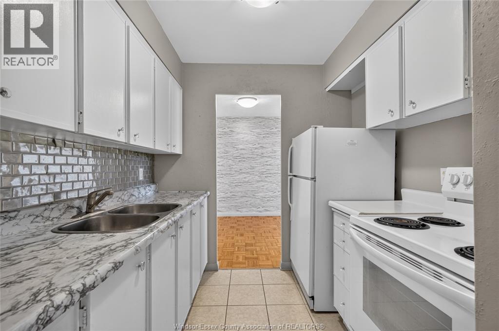 #903 111 RIVERSIDE DRIVE East - Image 18