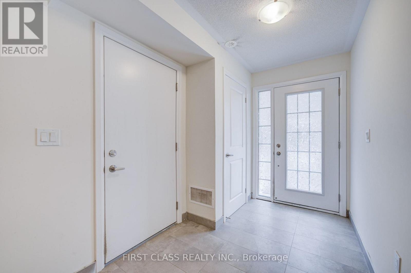 97 CLIPPERS CRESCENT, Whitchurch-Stouffville (Stouffville) — photo 4