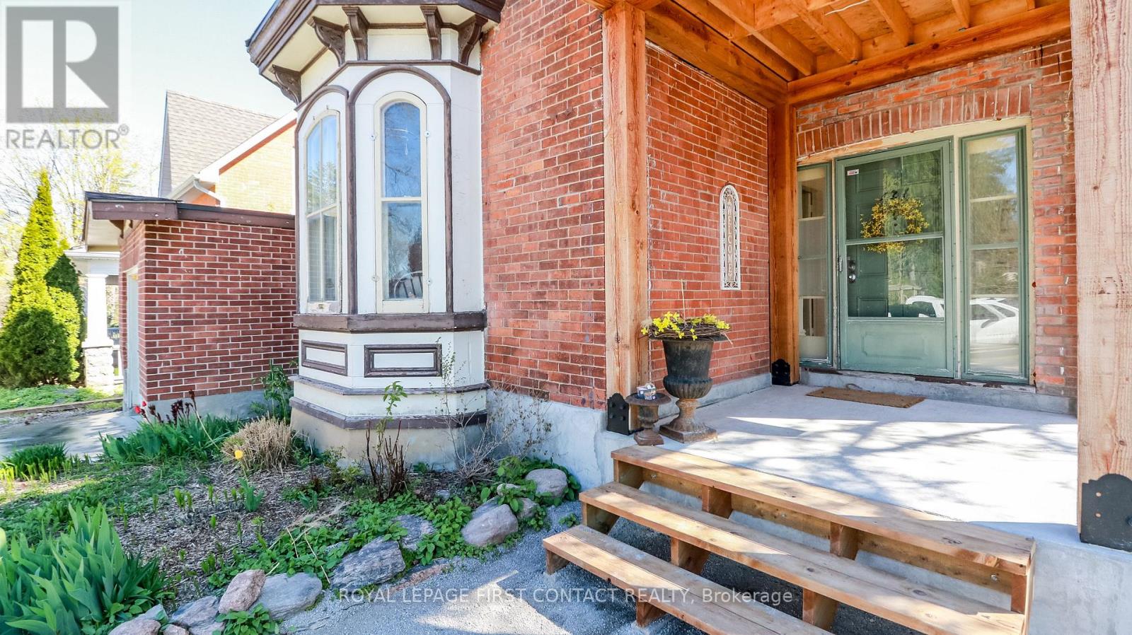121 MULCASTER STREET - 2