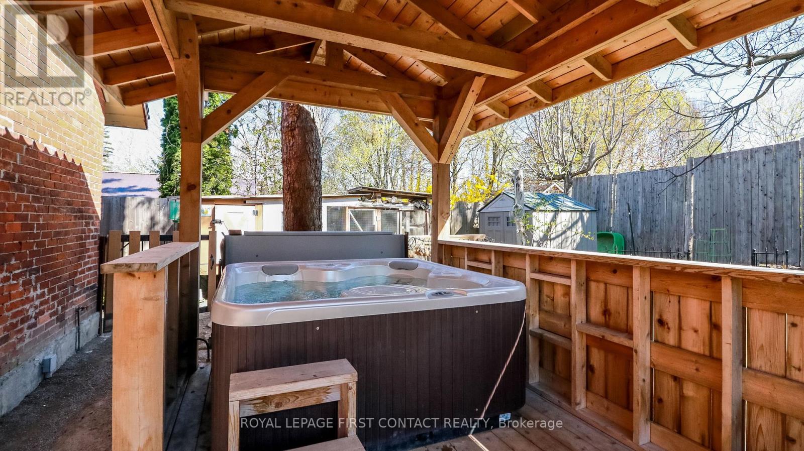 121 MULCASTER STREET - 4